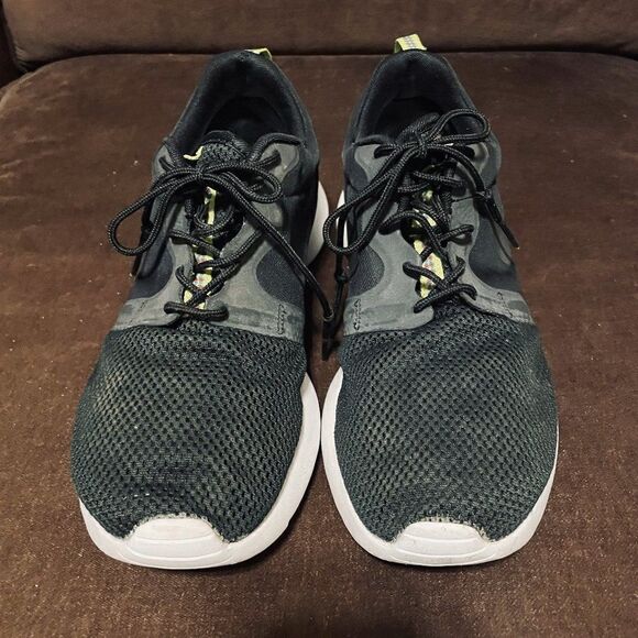NIKE Roshe Run Black Fabric Uppers Mens Size 11 US 45 EUR - Picture 2 of 6